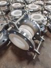 四氟波纹补偿器作用具备以下六大优点：